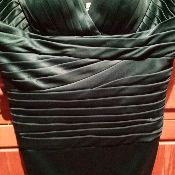 Cache Emerald Green Fitted Cocktail Dress - Picture 2 of 3